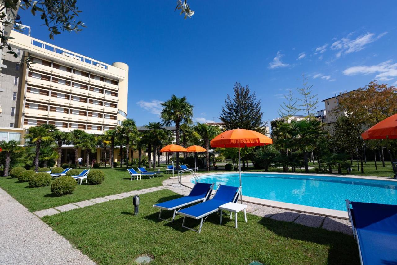 Hotel Savoia Thermae&Spa Abano Terme Esterno foto
